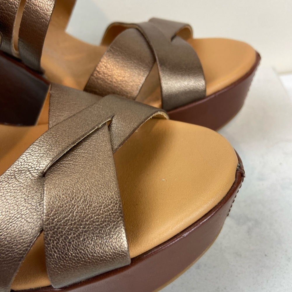 Kork-Ease Y2K Metallic Bronze Leather Wedge Sandals - Picture 5 of 10